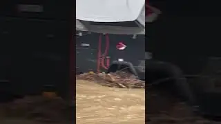 Flash flooding hits Great Ocean Road's Wye River, sweeping away cars and leaving homes without power