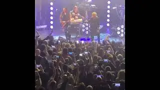 Concierto directo Medina AZAHARA Barcelona abril 2024. Todo tiene su fin