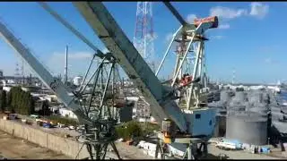 EDR - Antwerpen Dry Docks kranen worden geschilderd.