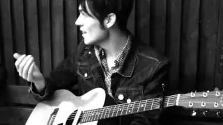 Xtra Mile Recordings Presents: Trapper Schoepp (Acoustic video and interview)