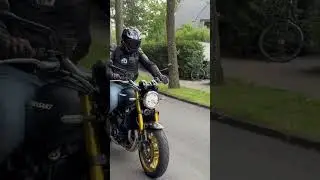 Kawasaki Z900RS SE. This isn't just any bike; it's a statement on two wheels!