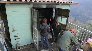 Un incendio distrugge la libreria 