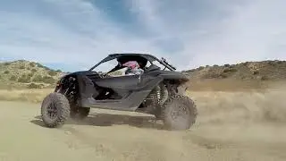 Canam X3 Mobbing The Desert