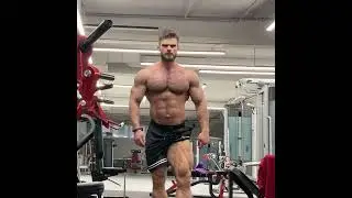 Bodybuilder posing