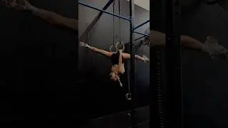 Танцовщицы просто не могут удержаться 🤦🏼&zwj;♀️