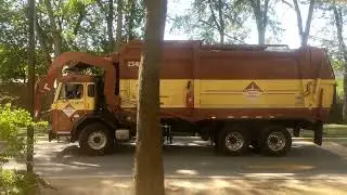 Miller Waste Heil DuraPack Half/Pack Front Loader Collecting Recycling Bins