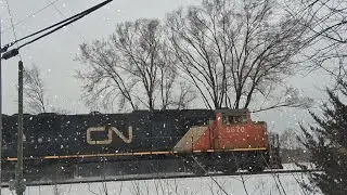 Best Catch of January! CN SD75I Leads Intermodal with a nice surprise trailing behind the SD75I