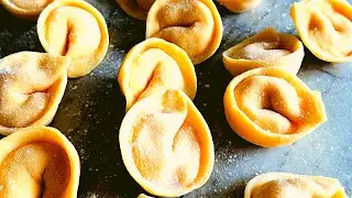Домашние капелети | Каппеллетти с начинкой из ветчины и сыра, домашнее тесто | Ване Фернандес