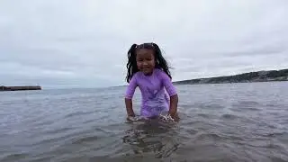 Scarborough Beach - England , UK  | UK Travel #scarborough  #beach  #familytime  #family #uk #leeds