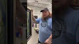 Should the pawn shop take custom paintings?  #Millroadpawn  #comedy #funny #relatable #pawnshops