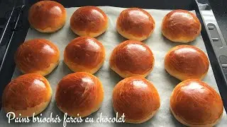 PAINS BRIOCHES FOURRÉS AU CHOCOLAT