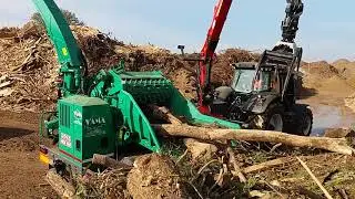Jenz Hem 593 Z with Valtra S 374