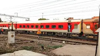 11060 MUMBAI EXPRESS CHHAPRA JUNCTION TO MUMBAI #trains #railways #trendingshorts 