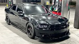 Я взял свой 500-сильный SRT8 Charger на автомобильную встречу в Атланте.