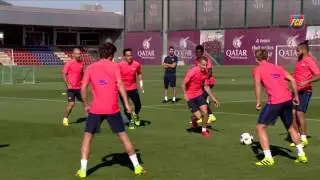 FC Barcelona training session: Rondo al primer toc