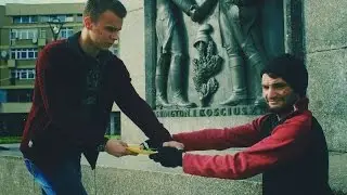 OKRADANIE BEZDOMNEGO (Eksperyment społeczny)