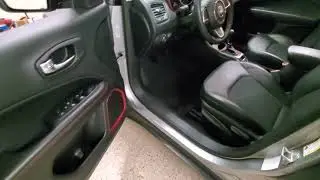 2019 Jeep Compass SUV Quick Interior Tour - Front Seats, Dashboard, Steering Wheel, Stereo, Controls