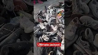 Гора обуви #короткоевидео #обувь #джекпот #харадж #блошиныйрынок #джеддахкса #ofwvlog #youtubeshorts