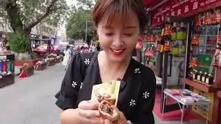 到新疆旅游,除了欣赏美丽的风景更要品尝当地的美食,今天小薇就带你们逛逛大巴扎附近的美食一条街~领馆巷 收起