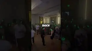 Почему на этой вечеринке всем стоит надеть наушники!