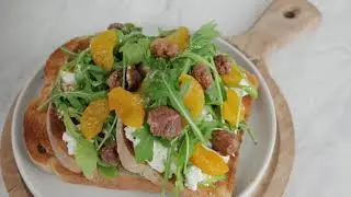 Goat Cheese & Arugula Toast | Using XTOSDLMC4SS6A Inspirex&trade; 4-Slice Lever Toaster