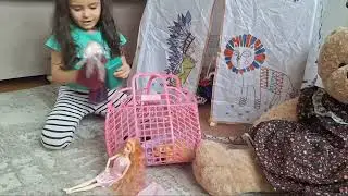 Lavin Barbie'lərini yatızdırır | Lavin puts her Barbies to sleep #barbiedoll #bedtimestories