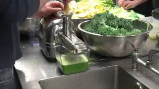 Elizabeths Gone Raw Green Juice