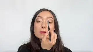 Shimmery Editorial Eye Look using M.A.C Strobe Cream