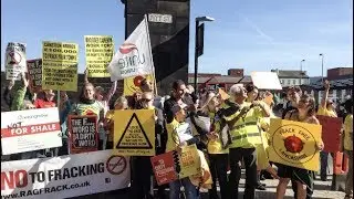 Lancashire Community 'Put Their Bodies On the Line' to Protest UK Fracking Site
