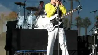 Weezer-Perfect Situation (Live at the US Open of Surfing in HB)