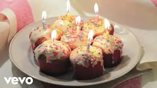 Angel Christmas - Sexy Yellow Cupcake Girl (Official Music Video) ft. Michael Richson