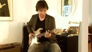 Fender American Vintage '65 Stratocaster (shoreline gold)
