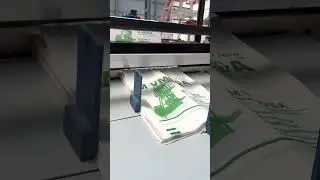 Bottom cutting sealing machine
