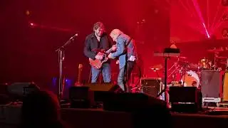 Joe Walsh, 'Turn to Stone', VetsAid 2023, San Diego, Nov 12, 2023.