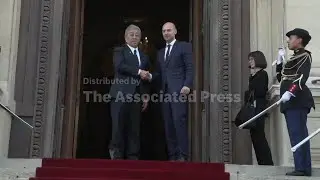French foreign Minister meets his Japanese counterpart for working lunch