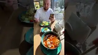 Не пролистывайте ленту во время еды.