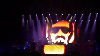 Giorgio Moroder (13.04.2019, Dusseldorf) - 1. Looky looky (У меня мал папа) (Full HD, 50fps)