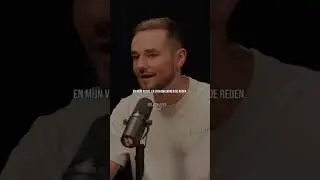Don de Jong kreeg een katholiek kruisje van een fan