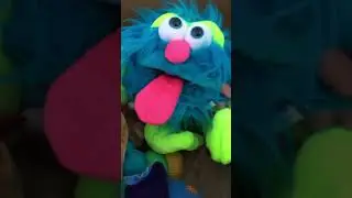 @AFUNWEB 👉🏽 BOX OF PLUSH TOYS! POK&Eacute;MON WINNIE THE POOH SCOOBY DOO BEANIE BABIES AND MORE! #AFUNWEB