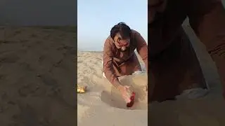 Extracting Food 🍲 and Drink 🍹in Hot Sand Desert 🏜️ #survival #lifehacks #outdoors #camping #buscraft