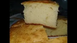 الكيكة العادية الأصلية  في الخلاط  لونها أبيض وإسفنجية وهشة حتضريها في 10دقايق بس ومضمونة