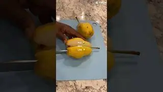 Come let&rsquo;s make a pear smoothie 🍐🌱🍋 #mindfulmunching #healthyeating #smoothie #viral #fypyoutube