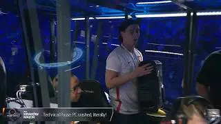 Proffesional CS GO player throws PC off stage