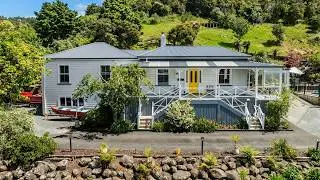 8 High Oaks Way, Avenues - Gregg Marsland & Zoltan Waxman