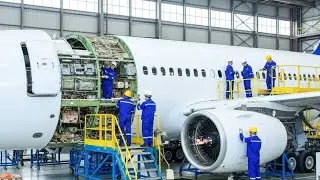 Inside the World&rsquo;s Largest Airplane Factory: How Boeing Builds the $400M 787 Dreamliner