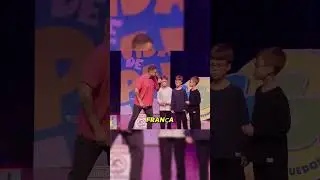 O dia em que 3 crianças iguais apareceram no show 😂 #humorista #engraçado #comedia #piadas