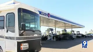 Gas prices drop this holiday season