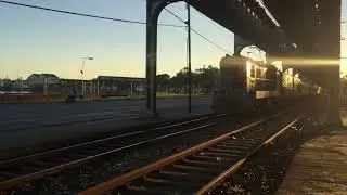 FCC. Formaci&oacute;n del tren 15 llegando del patio Luyan&oacute; a la estaci&oacute;n Coubre