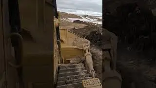 #caterpillar #dozer #mining #shorts #dirt #dirtlife #earthmoving #heavyequipment