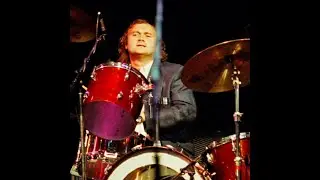 Do they know it's christmas Band AID 1984   (Phil Collins on drums)